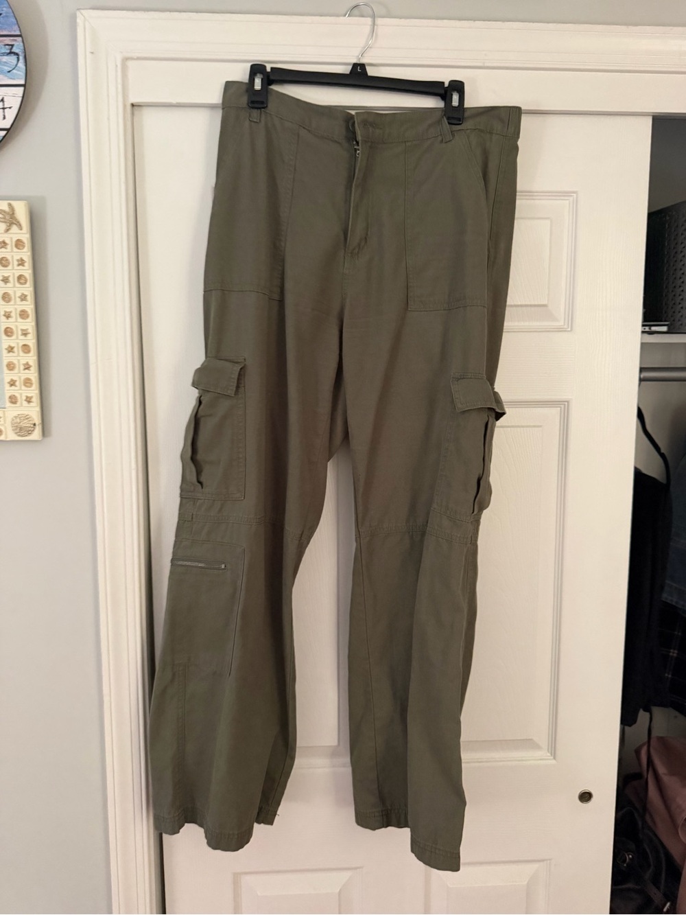 Women’s Aeropostale Cargo Pants - Utility Style size large